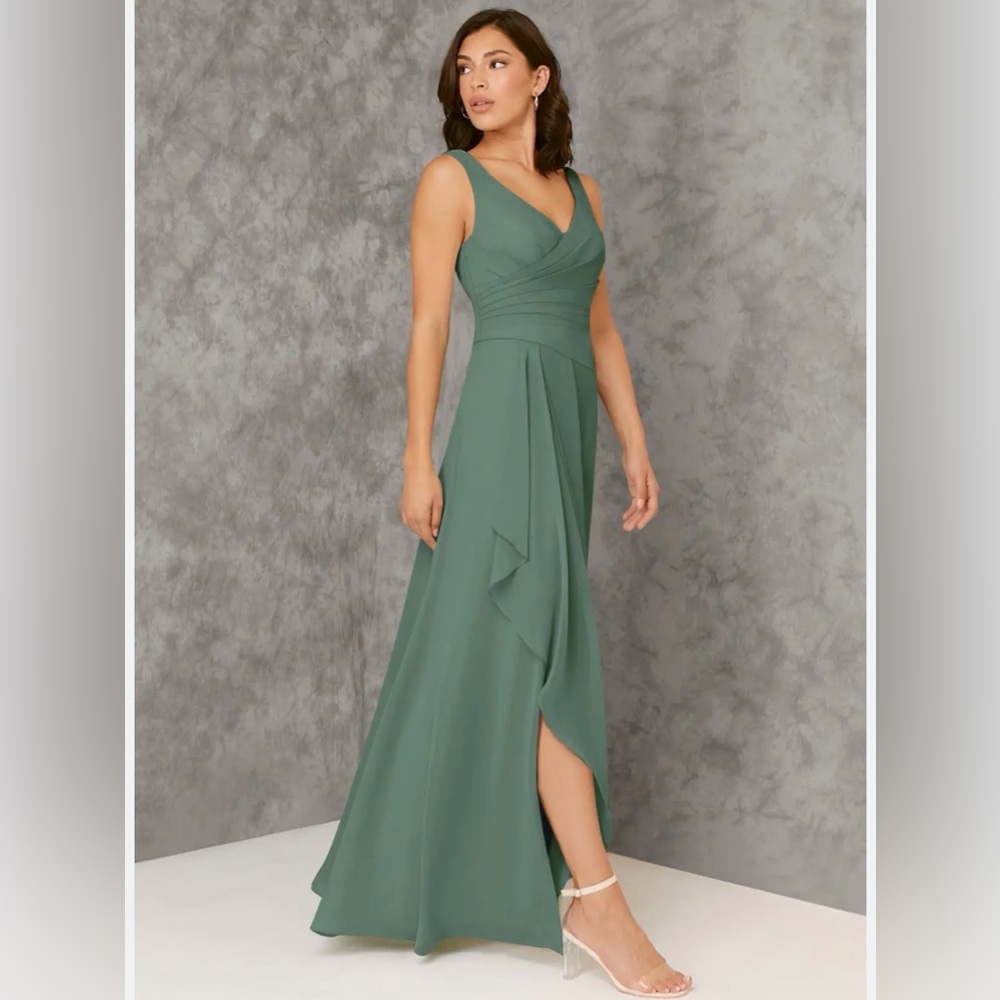 Azazie Kori Eucalyptus Chiffon Bridesmaids V-Neck A-Line Dress Size 12